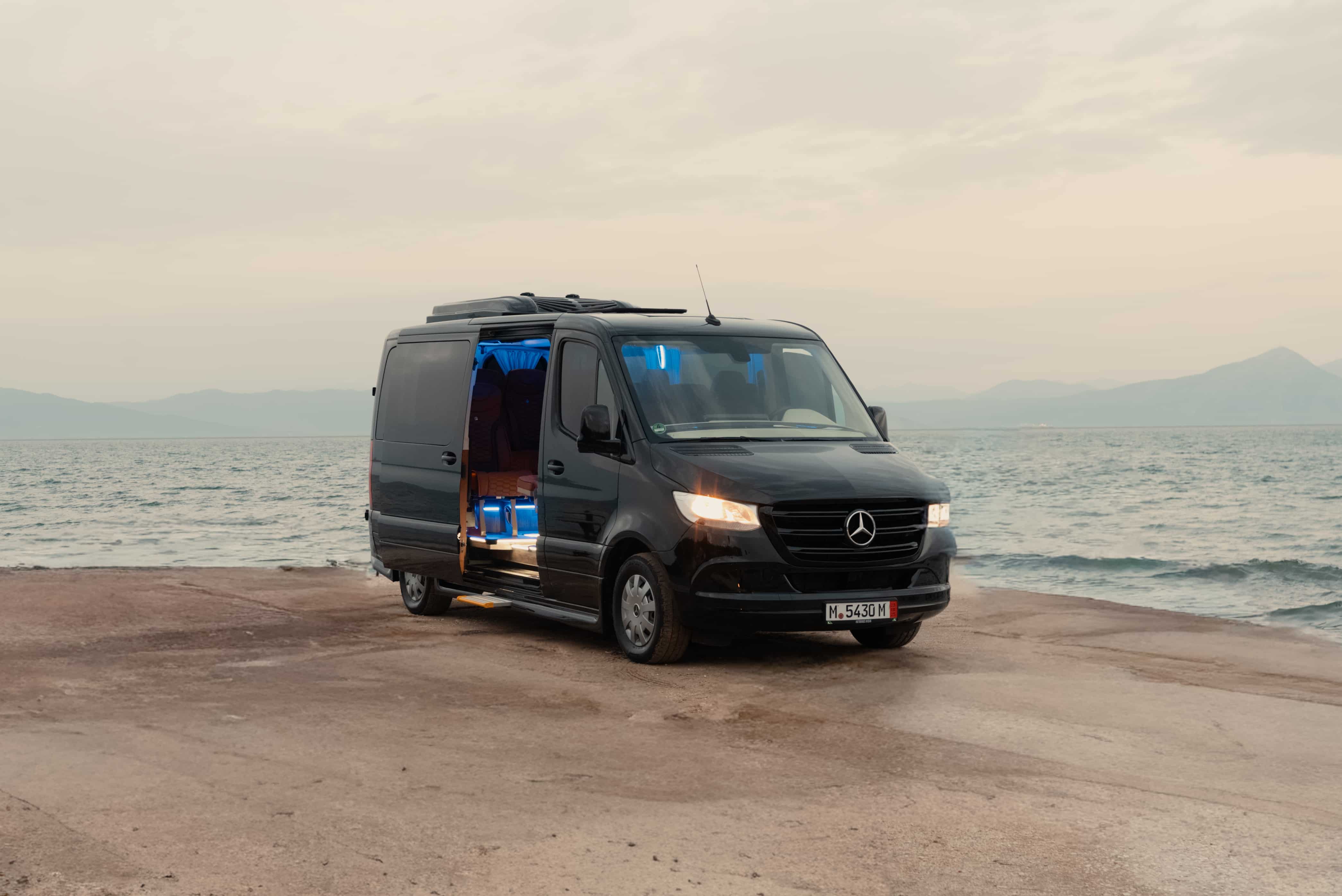 Mercedes Sprinter photo 3